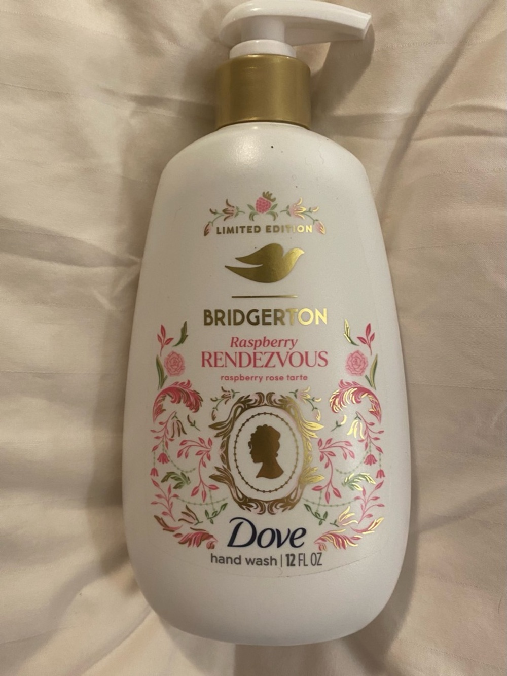 Dove Bridgerton Raspberry Rendezvous Hand Wash - White & Gold Bottle